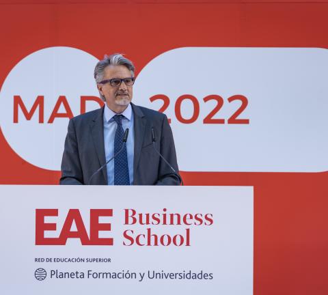 Alberto Granados padrino grad EAE Madrid