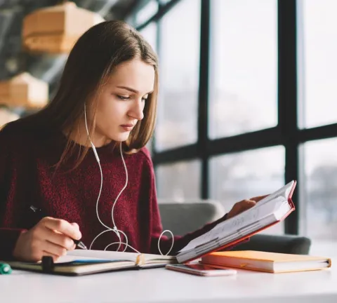 master híbrido vs presencial