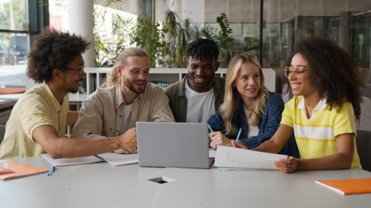 requisitos para estudiar en eae madrid