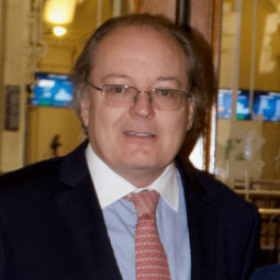 Profesor del Máster en Análisis Económico del Derecho