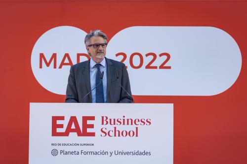 Alberto Granados padrino grad EAE Madrid