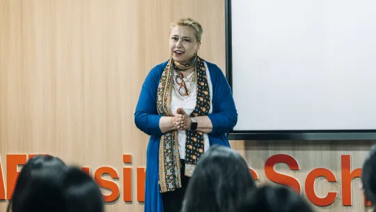 Esther González en el aula