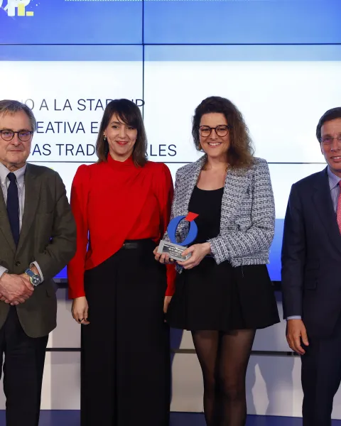 Foto grupo premios La razón