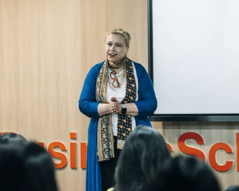 Esther González en el aula