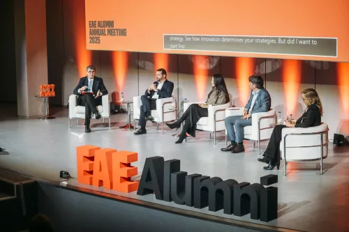 2. Foto Alumni